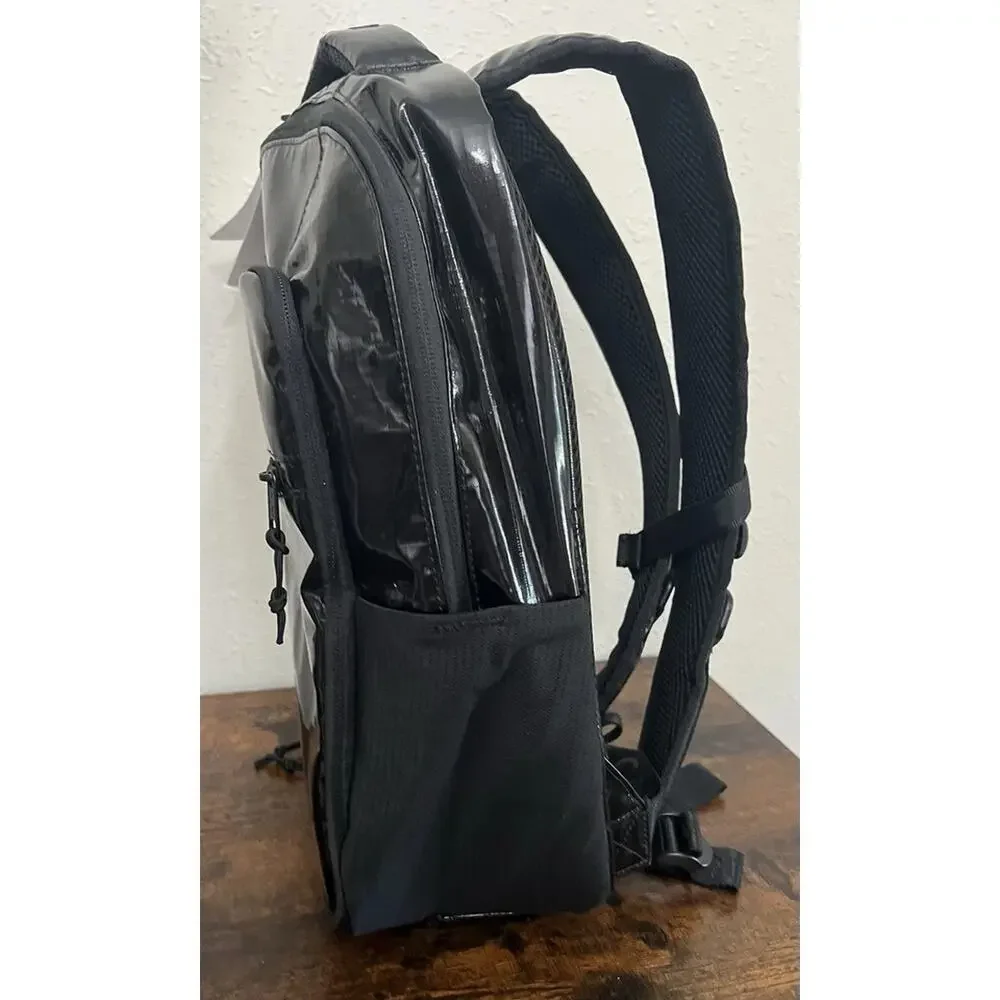 NWT Calpak Terra 16L Hydration Backpack OBSIDIAN